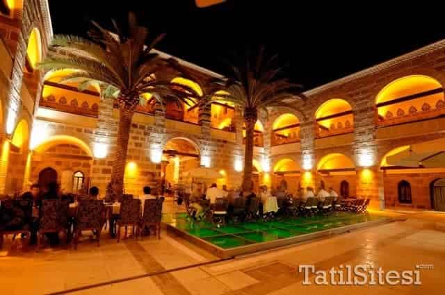 Çeşme Kanuni Kervansaray Historical